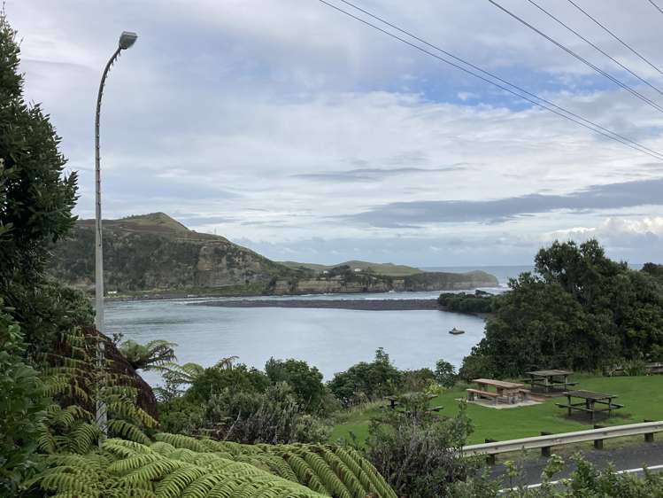 57 North Street Mokau_17