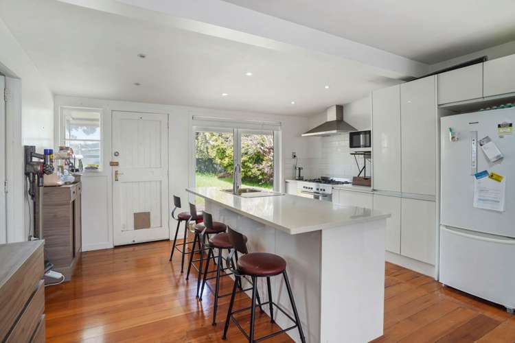 201 Edmonton Road Te Atatu South_4