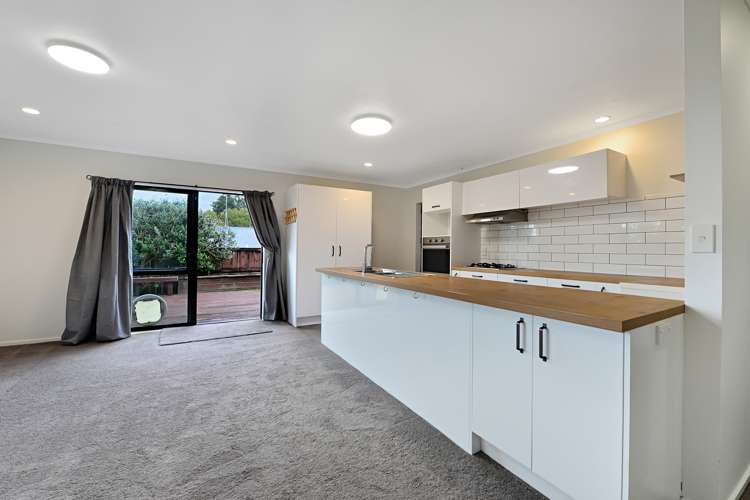 87 Dixon Road Glenview_5