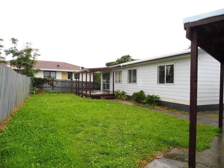 2/5 Hatherley Place Clendon Park_6