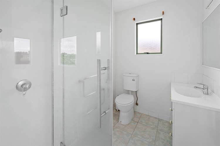 20 Caversham Drive Torbay_11