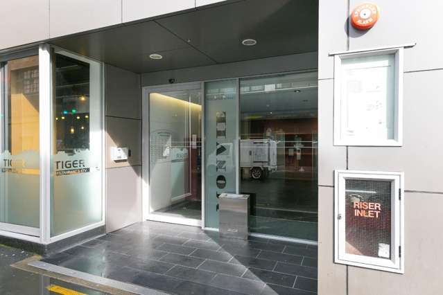 811/15 Holland Street 2185_2