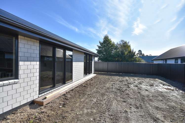 44 Constitution Avenue Milton_19