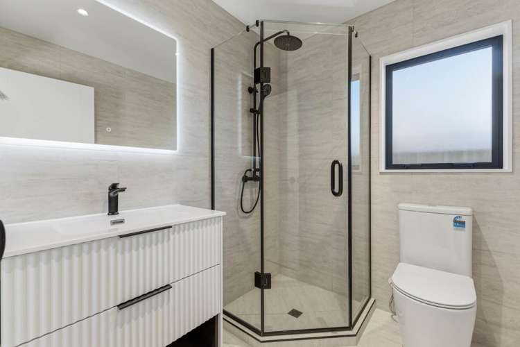 2/8 Gibbs Road Manurewa_12