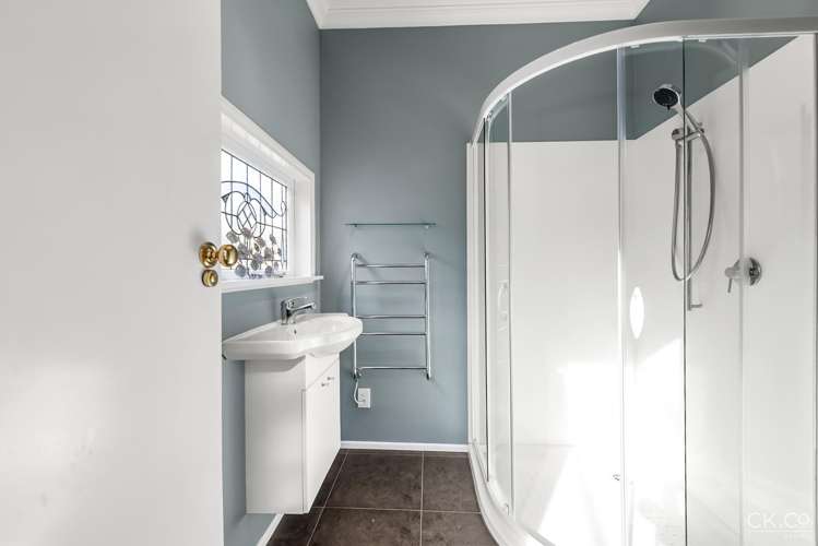 7 Anderson Grove Epuni_20