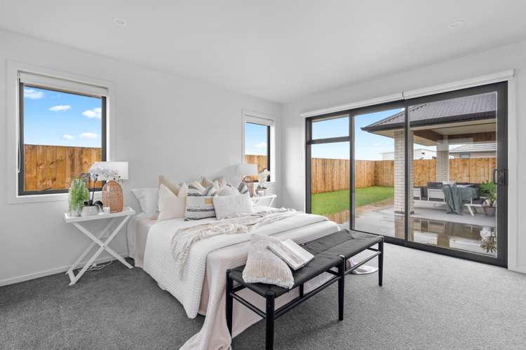 27 Saint Michael Crescent One Tree Point_22