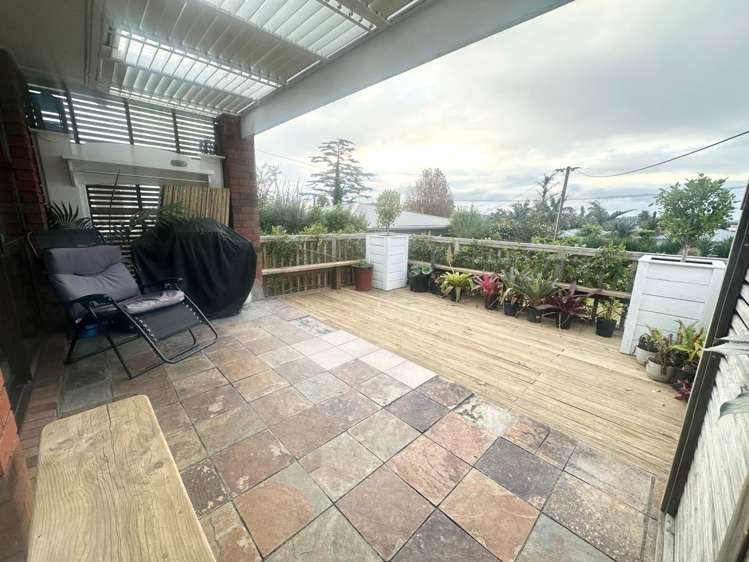 12 Amberley Avenue Te Atatu South_16