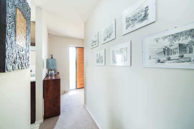 12 Riverglade Parkway Te Atatu South_7