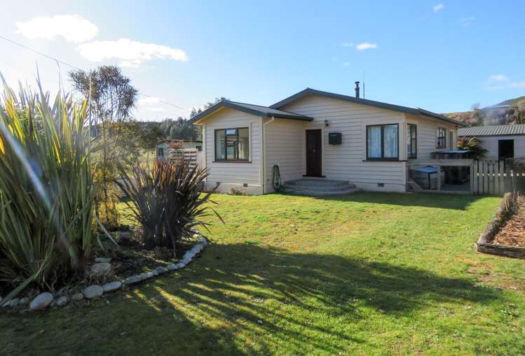 7 Main Street Reefton_5