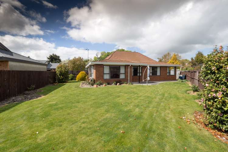 17 Pages Road Allenton_11