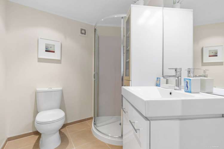 22 Wyoming Avenue Murrays Bay_14