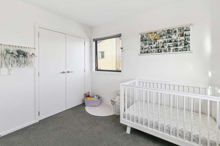 8 Astelia Way Woodridge_12