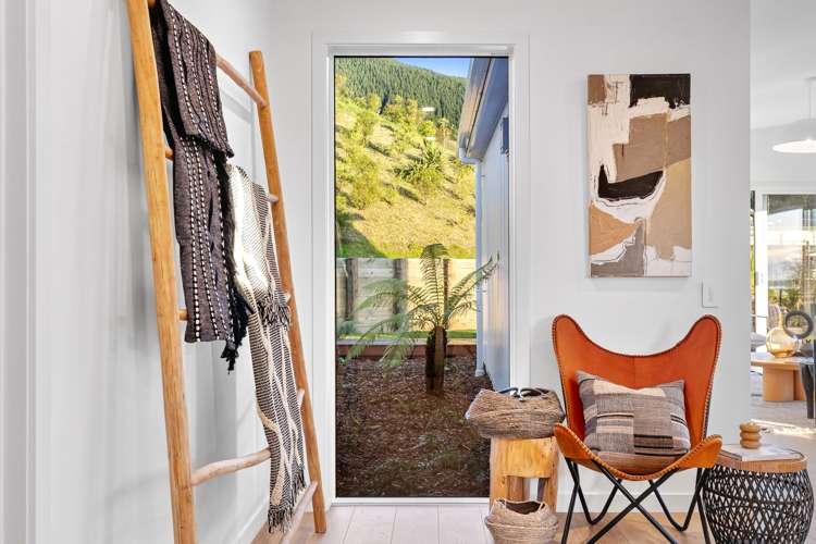 2 Charters Lane Stoke_15