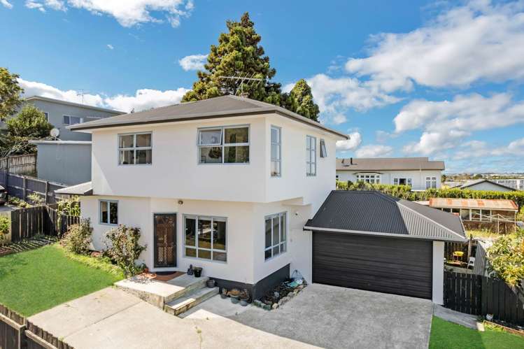 2/30 Mountain Road Mangere Bridge_1