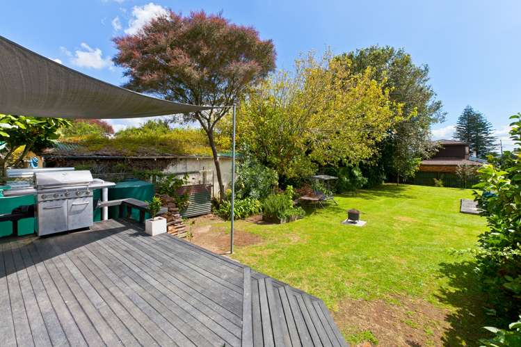 15 Smale Street Point Chevalier_13