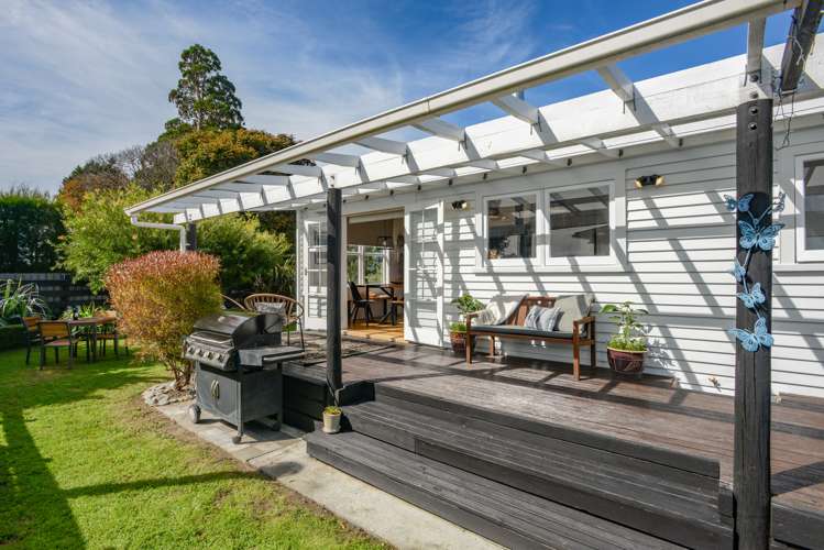 1214 Willowpark Road North Mayfair_16