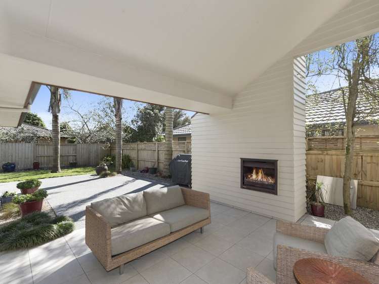 1 Somerton Drive Huntington_12