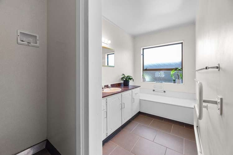 3B Kinross Place Mount Maunganui_11