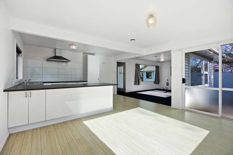  6 Hillside Crescent_0