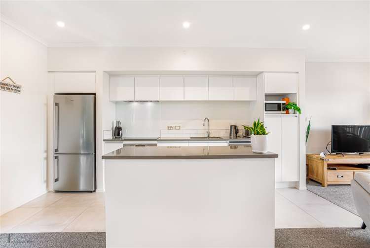 8 Raranga Lane Hobsonville_11