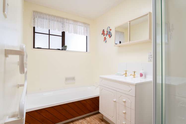 15a Nathan Street Tawa_9