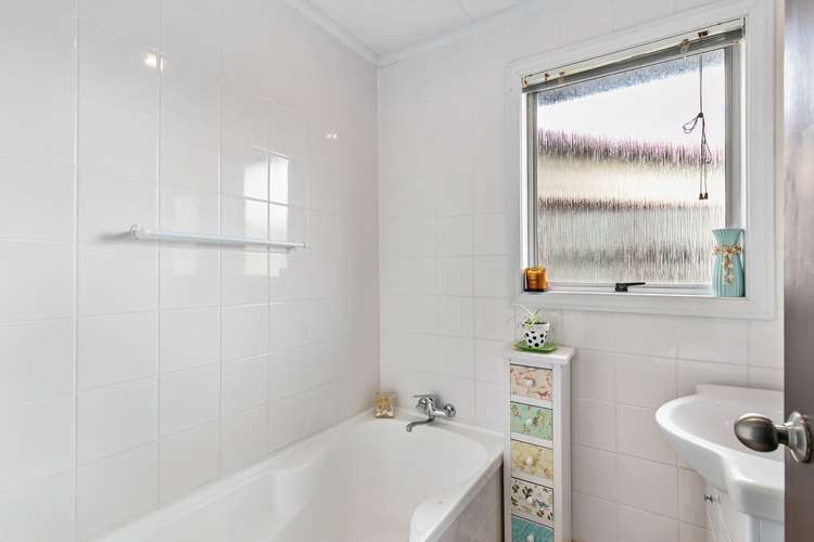 46 Diorella Drive Clover Park_10