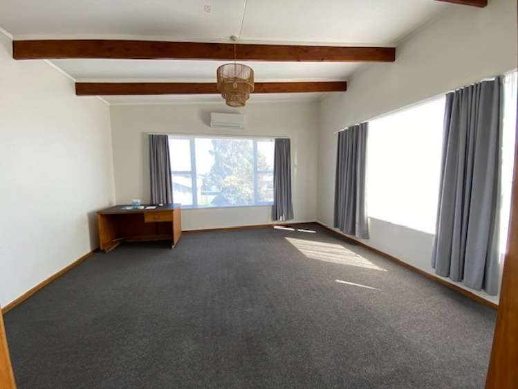 623 Kiwi Street 10476_1