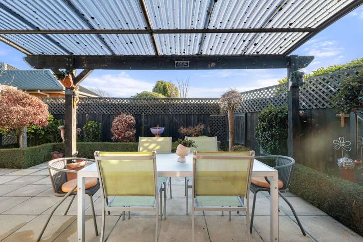 2/2 Fountainhead Lane Hillmorton_17