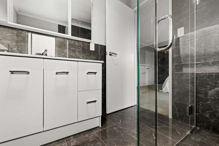 14 Arbuckle Road Frimley_16