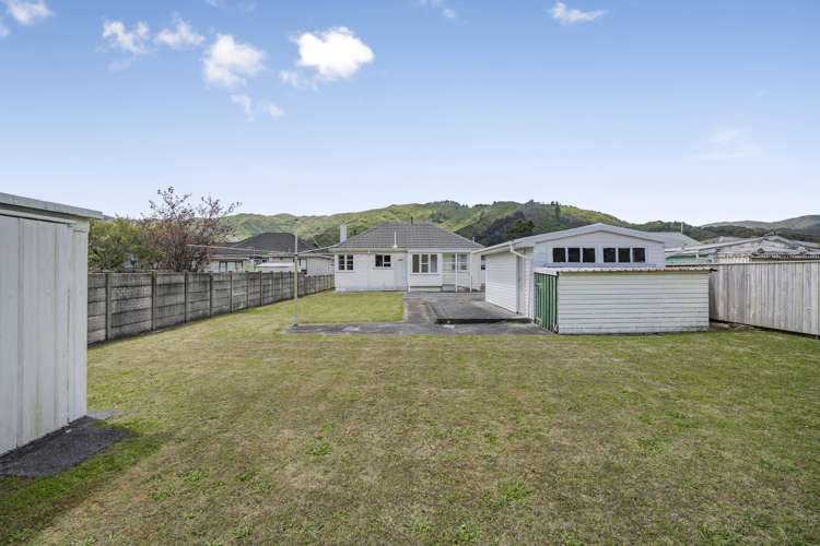 52 Dover Road Wainuiomata_18