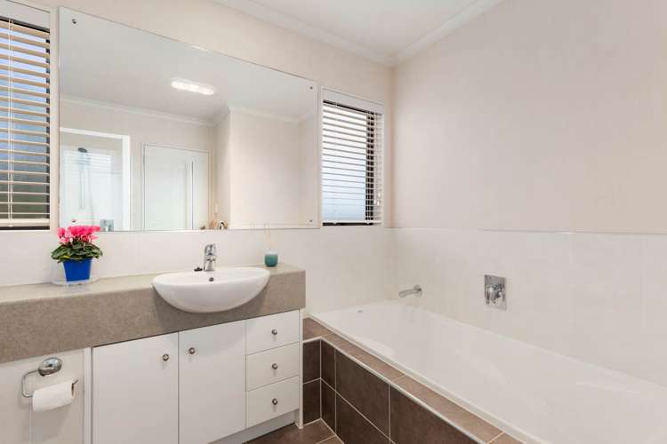 10 Girvan Terrace Wattle Downs_14