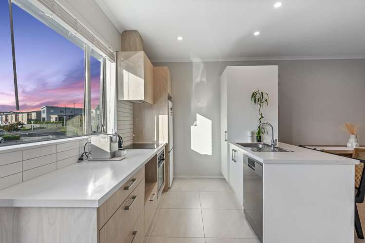 75 Roundel Crescent_0