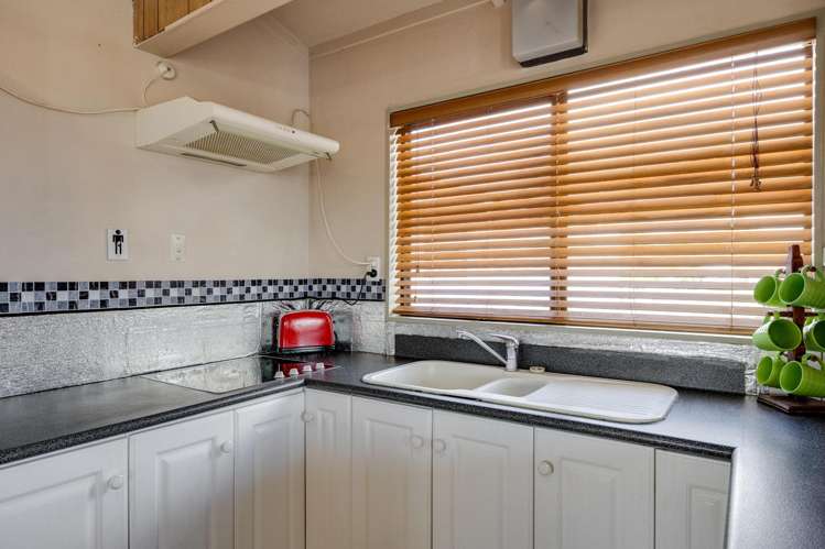 12 Puriri Avenue Kaiaua_20