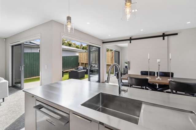 6 Roberts Avenue Belmont_4