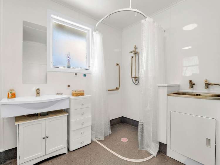 21 Elliott Crescent Owhata_9