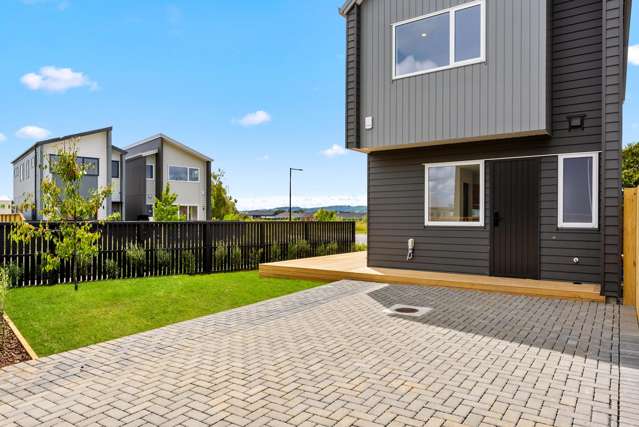 Corner-Site Home with Extra Car Parks