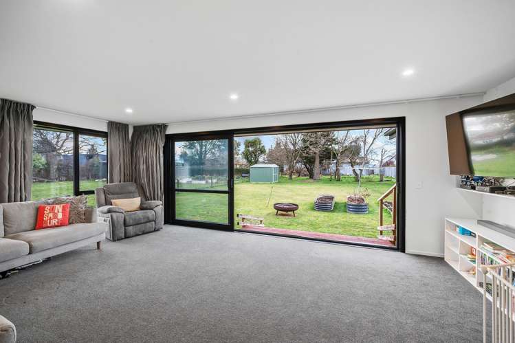 6 High Street Waddington_11