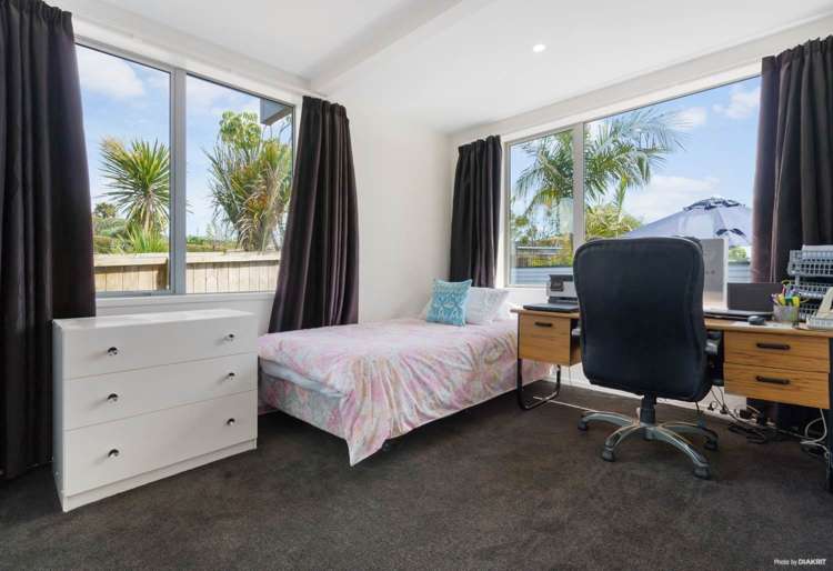 16 Binda Place Botany Downs_8
