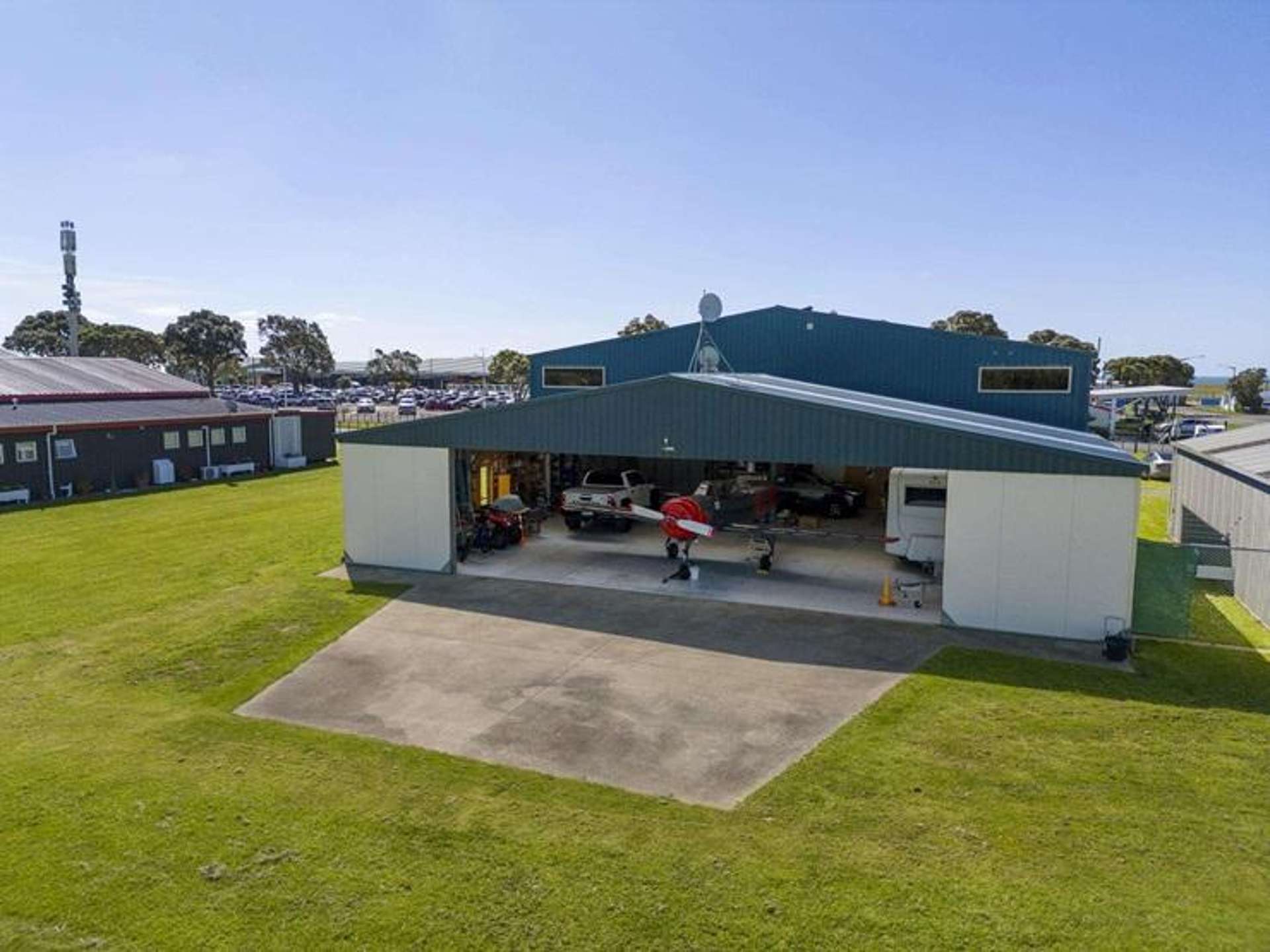 Former TVNZ weatherman: I sold my plane, and now I’m selling my dream home