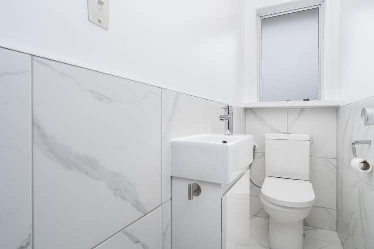 2/27 Spence Road Henderson_7