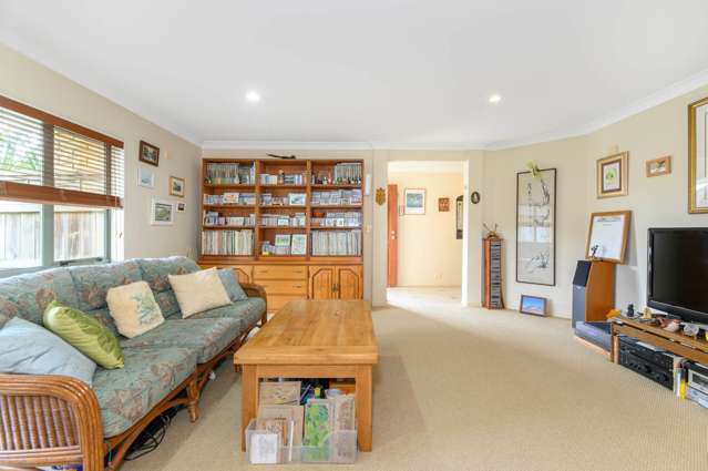 1 Mary Forgham Drive Greenhithe_4