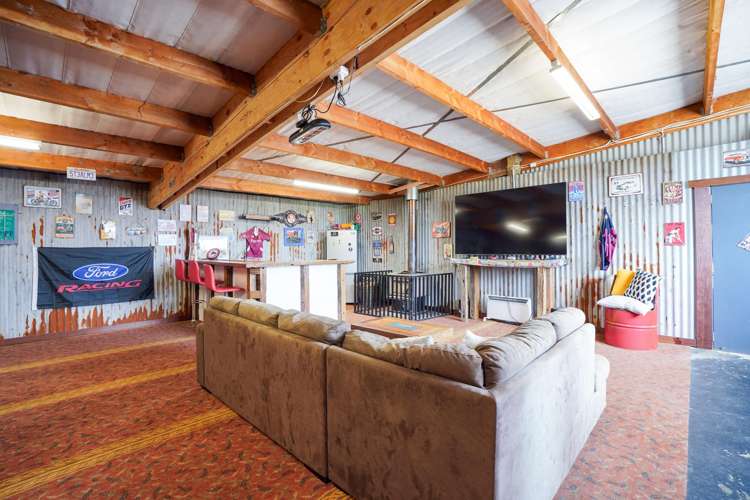 381 Bay Road West Plains_19