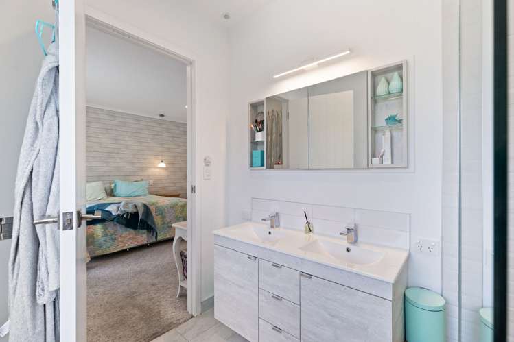 51 Coutts Way Fitzherbert_29