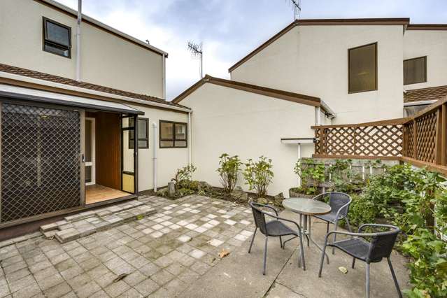 2/12 Lannie Place Greenmeadows_4