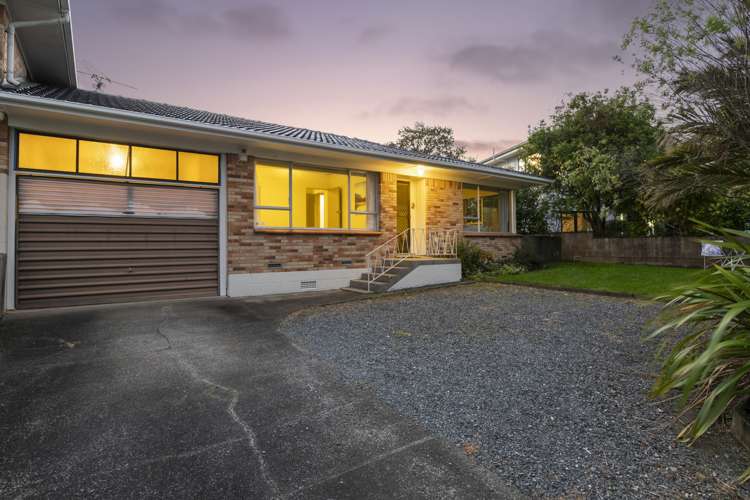 2A Ravenwood Drive Forrest Hill North Shore City Houses for Sale