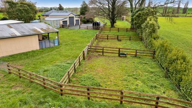1156 East Road Toko_4