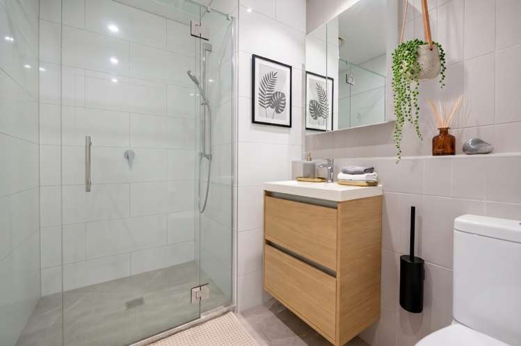 209/1 Kimiora Street Three Kings_6