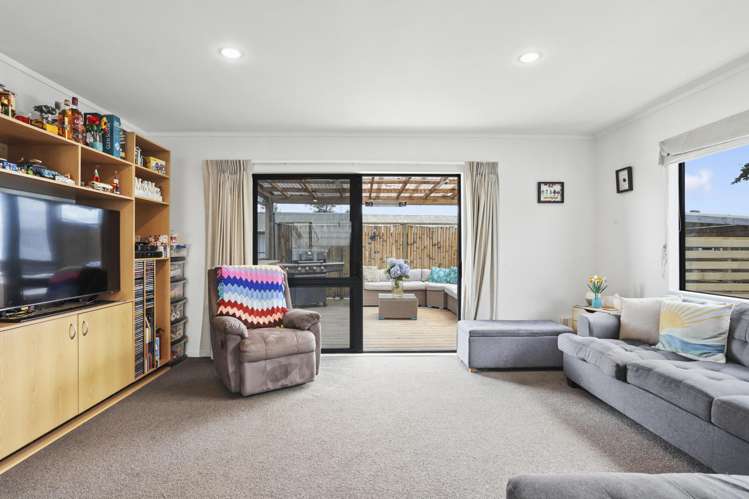 2 Mary Keane Lane Parakai_7