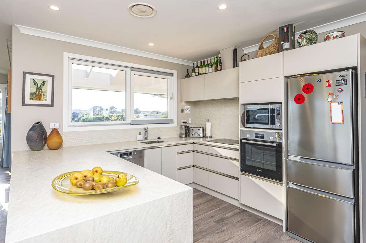 12 Longbeach Drive_2