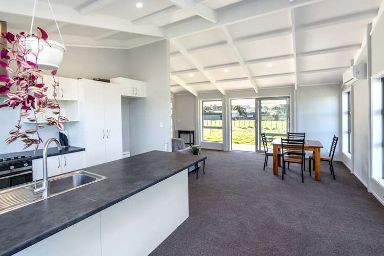 59 Western Lake Road Featherston_13